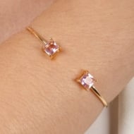 2403000800 - BRACELETE COM PEDRA CARRE 6<br>QTDE PCT: 3 PC - VAL PCT: R$ 39,27 - PESO UNIT: 3,800g