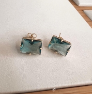 2200042900 - BRINCO RETANGULAR AQUAMARINE<br>QTDE PCT: 2 PAR - VAL PCT: R$ 15,00 - PESO UNIT: 3,900g