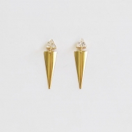 0100236600 - BRINCO ZIRCONIA TRIANGULAR COM CHAPA TRIANGULO<br>QTDE PCT: 3 PAR - VAL PCT: R$ 18,42 - PESO UNIT: 2,120g