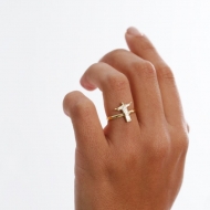 0502805300 - ANEL ARO 2MM CRISTO REDENTOR<br>QTDE PCT: 6 PC - VAL PCT: R$ 14,88 - PESO UNIT: 0,700g