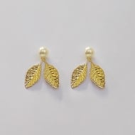 0100230400 - BRINCO DUAS FOLHAS COM PROLA 6MM<br>QTDE PCT: 3 PAR - VAL PCT: R$ 12,96 - PESO UNIT: 1,890g
