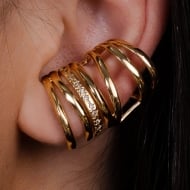 2400018400 - BRINCO DE AROS COM UMA FILEIRA CRAVEJADA<br>QTDE PCT: 3 PAR - VAL PCT: R$ 42,57 - PESO UNIT: 8,800g