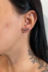 1000726800 - BRINCO EAR CUFF COM 4 TRIANGULO<br>QTDE PCT: 5 PRS - VAL PCT: R$ 9,95 - PESO UNIT: 1,200g
