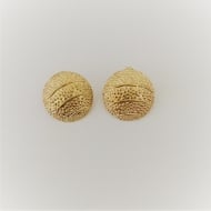 1600335000 - BRINCO CHAPA REDONDO TRABALHADO<br>QTDE PCT: 5 PAR - VAL PCT: R$ 20,50 - PESO UNIT: 2,890g
