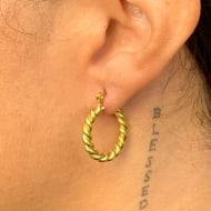 1700455100 - BRINCO ARGOLA FIO TORCIDO TAM 15MM<br>QTDE PCT: 3 PAR - VAL PCT: R$ 13,65 - PESO UNIT: 5,700g