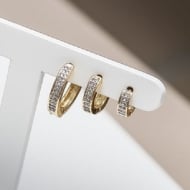 1900050800 - TRIO DE BRINCO ARTICULADO COM PEDRAS DE ZIRCONIA<br>QTDE PCT: 1 PAR - VAL PCT: R$ 31,33 - PESO UNIT: 6,500g