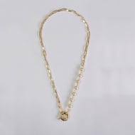 0104025900 - COLAR PROLA 8MM COM CORRENTE<br>QTDE PCT: 1 PC - VAL PCT: R$ 19,95 - PESO UNIT: 18,780g