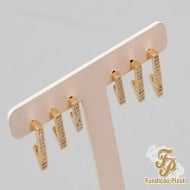 1900051400 - TRIO DE BRINCO DE PINO COM FORMATO DE TRIANGULO COM PEDRAS<br>QTDE PCT: 1 PAR - VAL PCT: R$ 33,21 - PESO UNIT: 5,900g