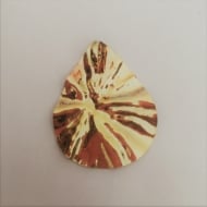1601651500 - PINGENTE GOTA CHAPA  AMASSADA<br>QTDE PCT: 5 PC - VAL PCT: R$ 29,50 - PESO UNIT: 2,520g