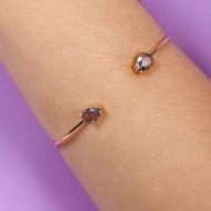 2403000700 - BRACELETE COM GOTA 6 X 8<br>QTDE PCT: 3 PC - VAL PCT: R$ 39,27 - PESO UNIT: 3,320g