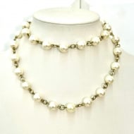 0504832500 - COLAR DE PEROLAS 12MM VIRADAS 80CM<br>QTDE PCT: 1 PC - VAL PCT: R$ 25,10 - PESO UNIT: 40,600g