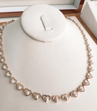 2204034400 - COLAR CORAO PEROLAS<br>QTDE PCT: 2 PC - VAL PCT: R$ 19,80 - PESO UNIT: 5,300g