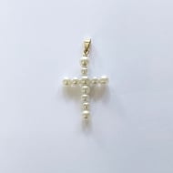 0101030300 - PINGENTE CRUZ DE PEROLA MINI<br>QTDE PCT: 3 PC - VAL PCT: R$ 14,19 - PESO UNIT: 1,130g
