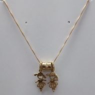 2404011100 - COLAR FILHAS 2 MENINAS<br>QTDE PCT: 3 PC - VAL PCT: R$ 63,36 - PESO UNIT: 5,700g