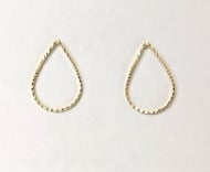 0100223300 - BRINCO GOTA DIAMANTADA MDIA<br>QTDE PCT: 10 PAR - VAL PCT: R$ 15,90 - PESO UNIT: 0,530g