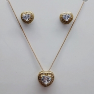 2408004000 - CONJUNTO CORAO CRAVADO E MICROZIRCONIA<br>QTDE PCT: 3 PC - VAL PCT: R$ 95,37 - PESO UNIT: 13,000g