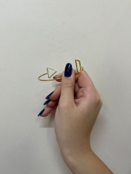 1003083300 - BRACELETE COM RETANGULO E TRIANGULO<br>QTDE PCT: 5 PCS - VAL PCT: R$ 28,25 - PESO UNIT: 3,000g