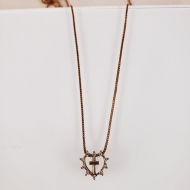 2204033700 - COLAR CORAO CRAVEJADO COM CRUZ<br>QTDE PCT: 2 PC - VAL PCT: R$ 21,00 - PESO UNIT: 2,300g