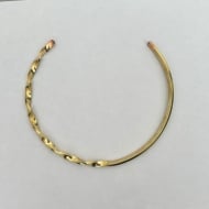 1604031000 - CHOKER TUBO FIO LISO E TORCIDO<br>QTDE PCT: 2 PC - VAL PCT: R$ 32,40 - PESO UNIT: 12,130g