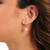 0100231900 - BRINCO GANCHO COM PROLA 8MM<br>QTDE PCT: 5 PAR - VAL PCT: R$ 22,15 - PESO UNIT: 1,670g