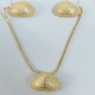 2408001700 - CONJUNTO GOTA EM ALTO RELEVO<br>QTDE PCT: 3 PC - VAL PCT: R$ 38,94 - PESO UNIT: 6,400g